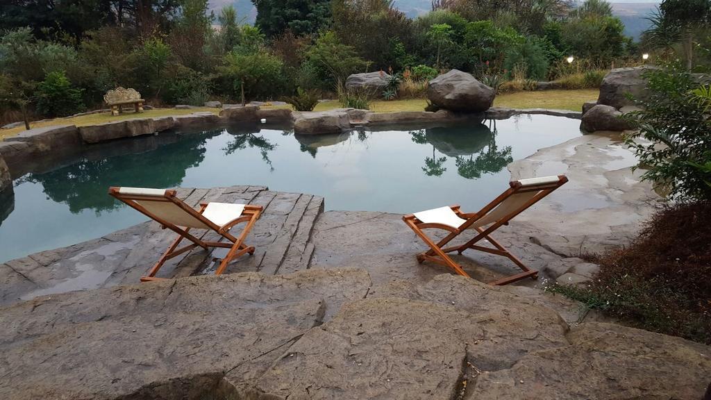 Rockwood Earth Lodge Champagne Valley Eksteriør billede